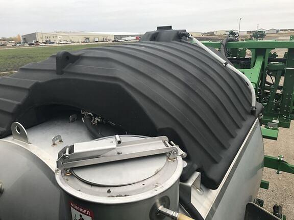 Main image John Deere R4044 37