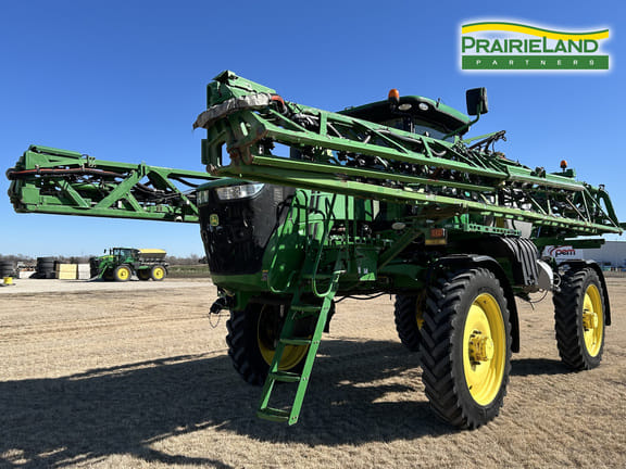 2019 John Deere R4044 Equipment Image0