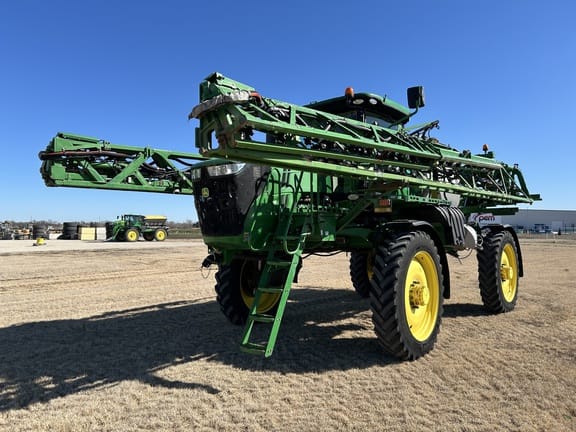2019 John Deere R4044 Equipment Image0