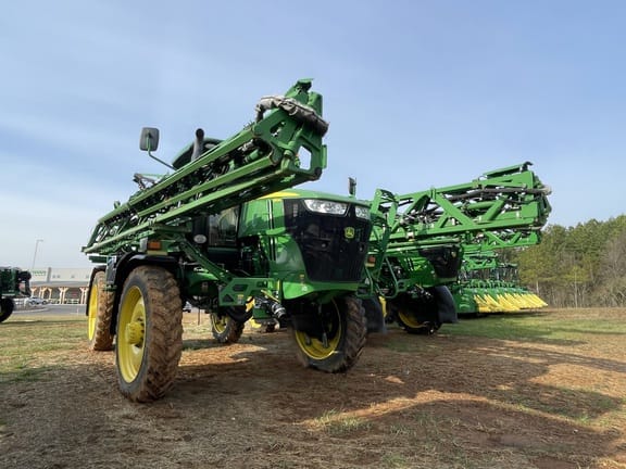Main image John Deere R4044