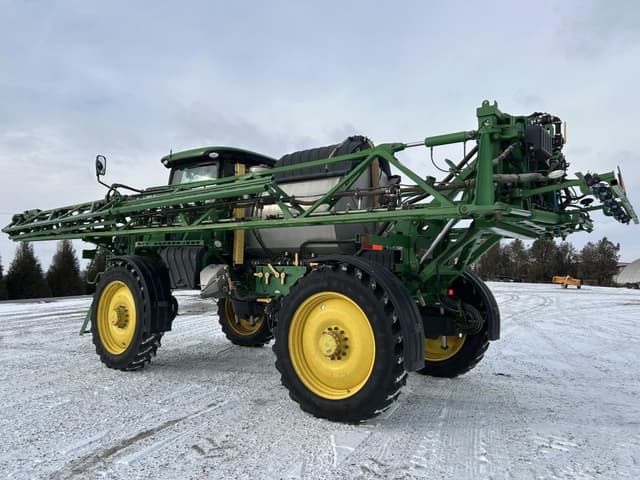 Image of John Deere R4044 equipment image 4