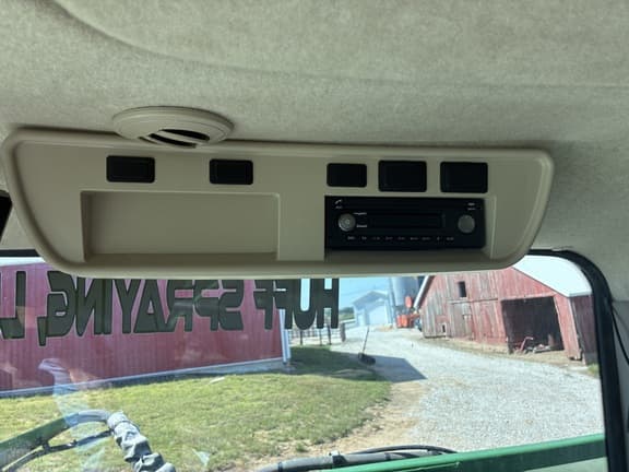 Image of John Deere R4044 equipment image 1