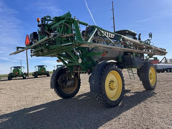 Image of John Deere R4044 equipment image 4