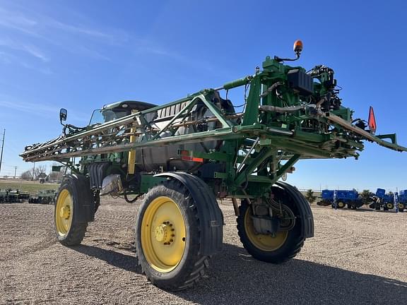 Image of John Deere R4044 equipment image 2