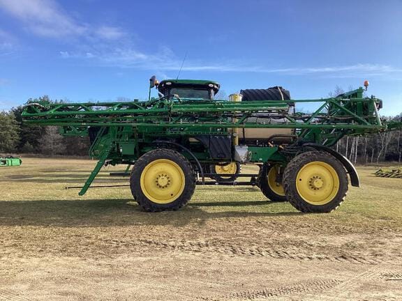 Main image John Deere R4044