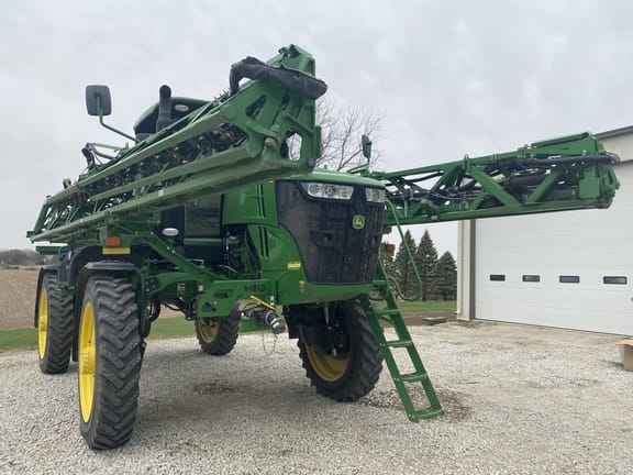 Main image John Deere R4044