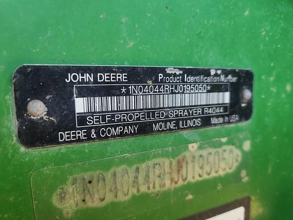 Image of John Deere R4044 equipment image 4