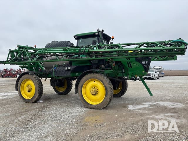 Image of John Deere R4044 equipment image 2