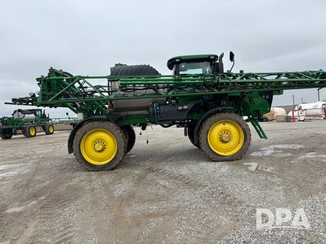 Image of John Deere R4044 equipment image 4