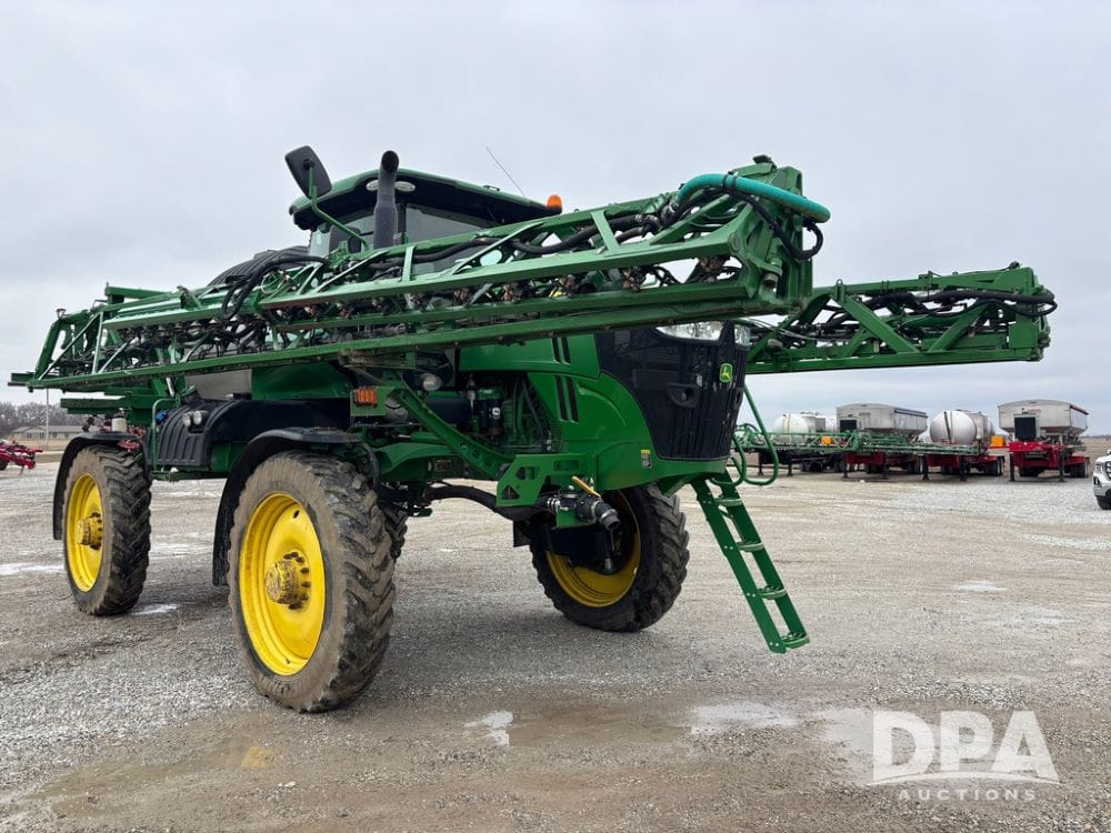 2019 John Deere R4044 Equipment Image0