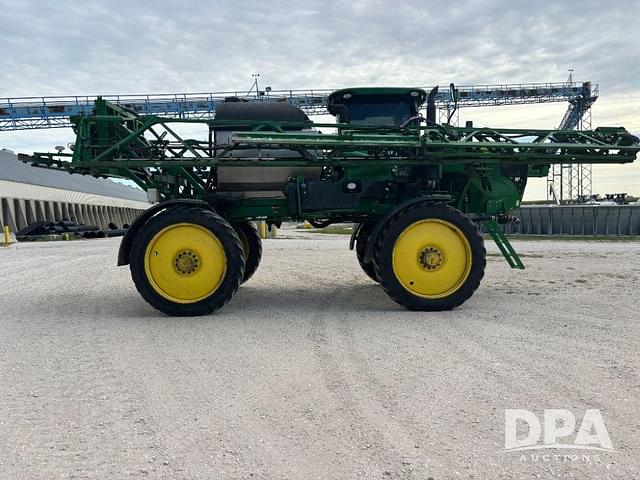 Image of John Deere R4044 equipment image 3