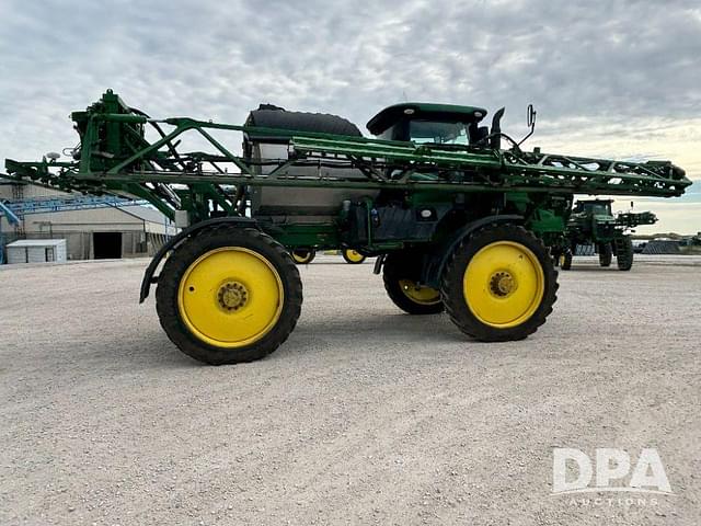 Image of John Deere R4044 equipment image 3