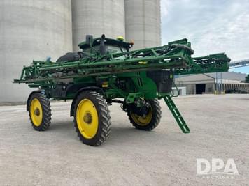 Main image John Deere R4044