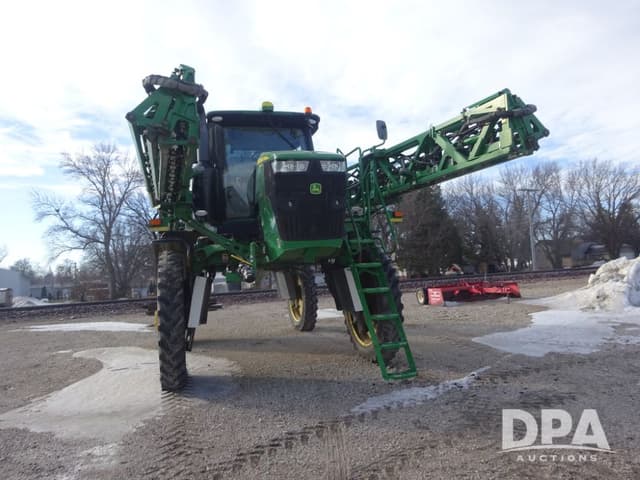 Image of John Deere R4044 equipment image 4