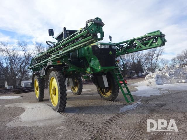 Image of John Deere R4044 equipment image 2