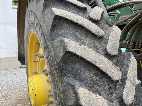 Image of John Deere R4045 equipment image 4