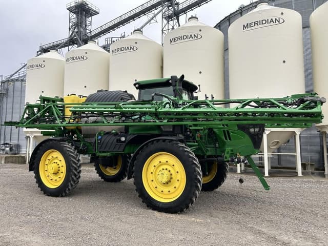 Image of John Deere R4045 equipment image 1