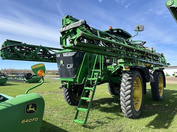 Image of John Deere R4045 equipment image 3