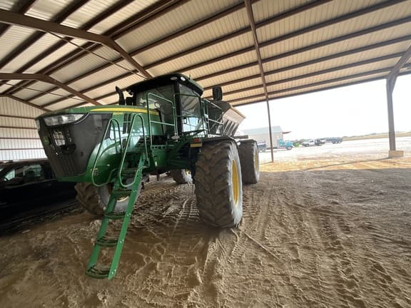 Image of John Deere R4045 equipment image 1