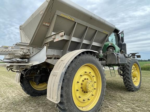 Image of John Deere R4045 equipment image 4