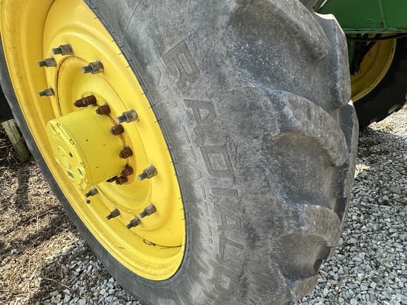 Image of John Deere R4045 equipment image 3