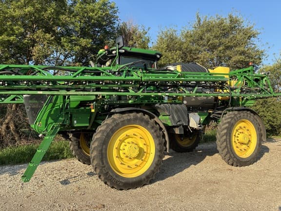 Image of John Deere R4045 equipment image 1