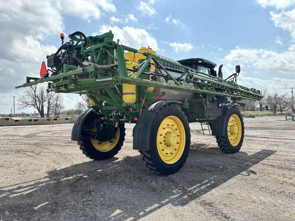 Image of John Deere R4045 equipment image 4