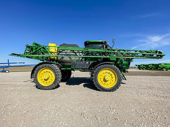 Image of John Deere R4045 equipment image 3