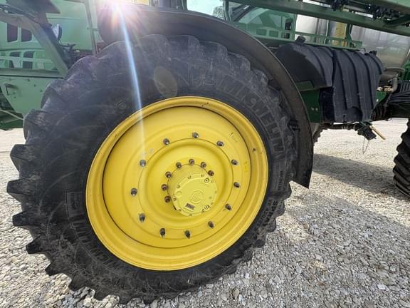Image of John Deere R4045 equipment image 4