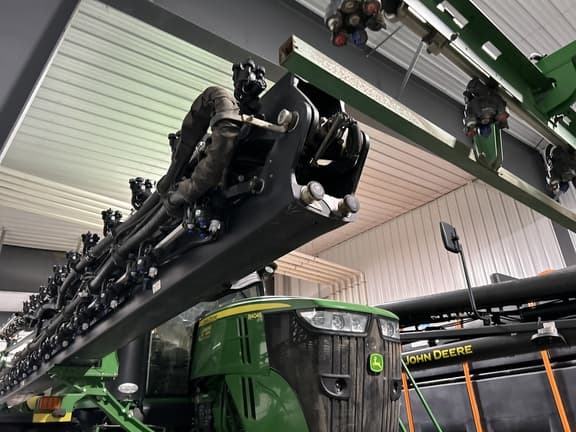Image of John Deere R4045 equipment image 4