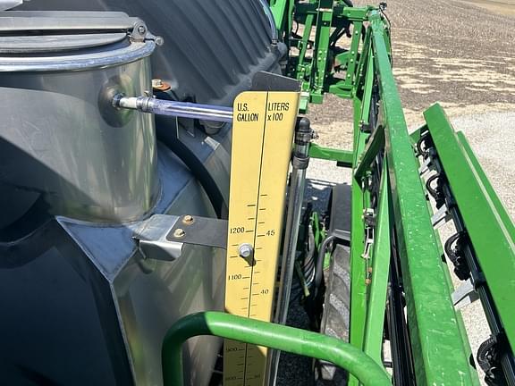 Image of John Deere R4045 equipment image 4