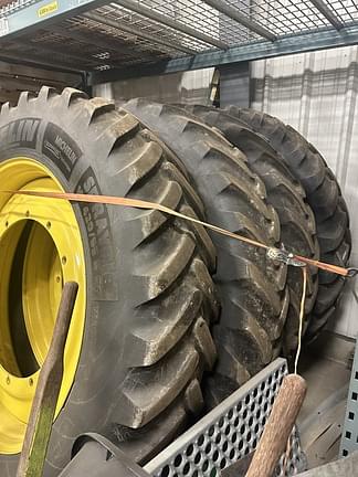 Image of John Deere R4045 equipment image 1