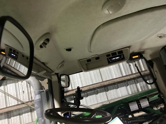 Image of John Deere R4045 equipment image 4