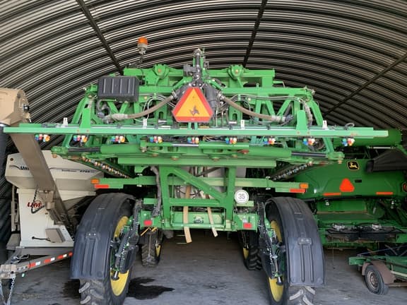 Image of John Deere R4045 equipment image 4