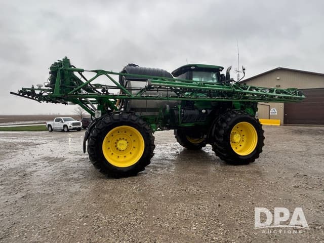 Image of John Deere R4045 equipment image 4