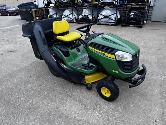 Image of John Deere S240 equipment image 2