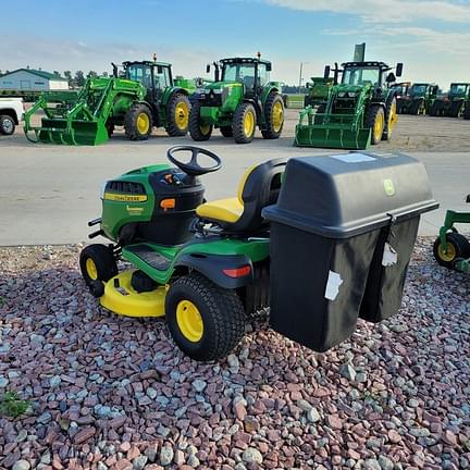 Image of John Deere S240 equipment image 1