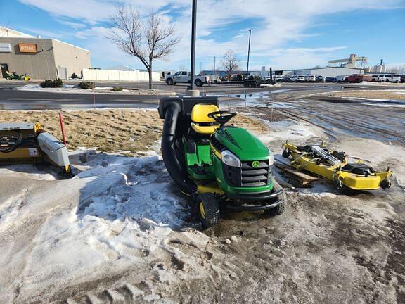 Image of John Deere S240 equipment image 2