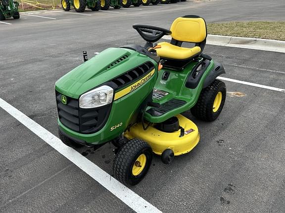 Image of John Deere S240 equipment image 3