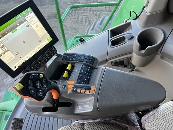 Main image John Deere S760 27