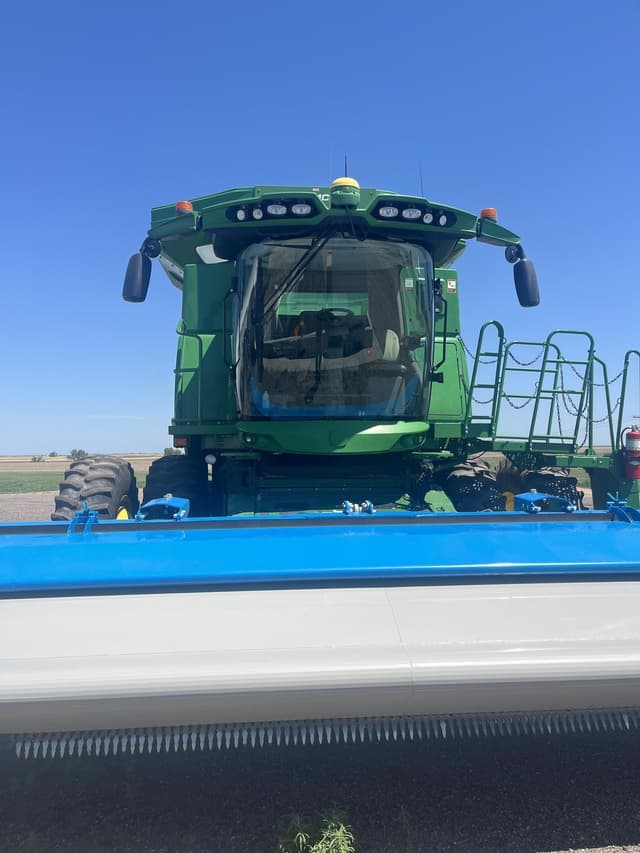 Image of John Deere S760 equipment image 1