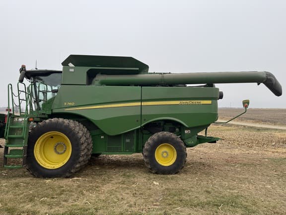 Image of John Deere S760 equipment image 1