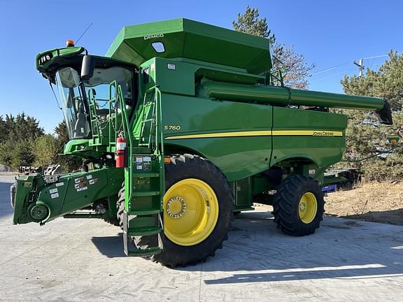 Image of John Deere S760 equipment image 1