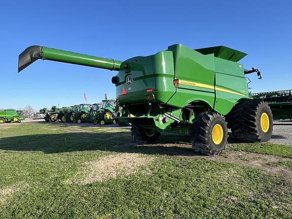 Image of John Deere S770 equipment image 1