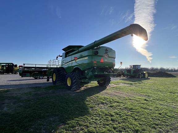 Image of John Deere S770 equipment image 3