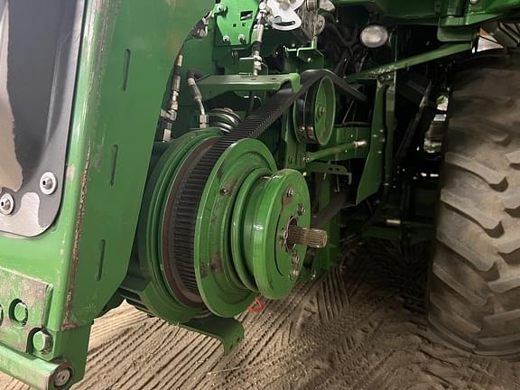 Image of John Deere S770 equipment image 4