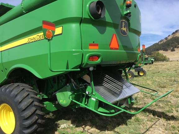Image of John Deere S770 equipment image 1