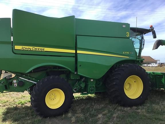 Image of John Deere S770 equipment image 2