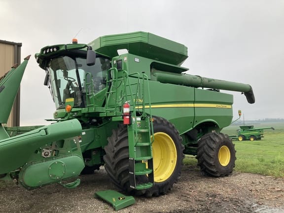 Main image John Deere S770