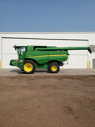 Main image John Deere S770